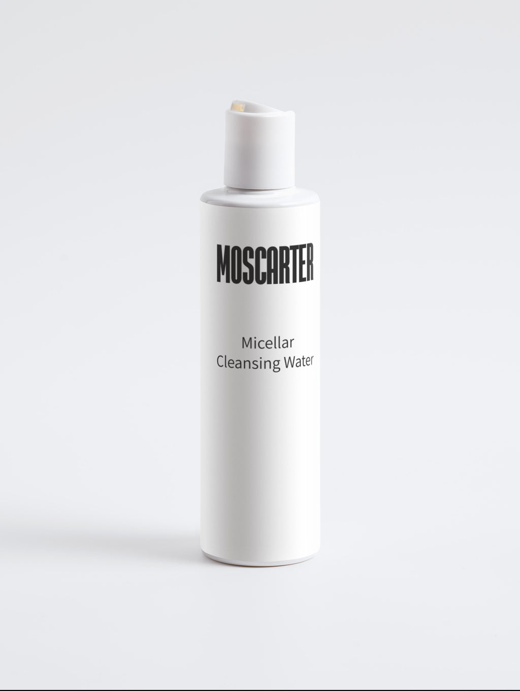 Acqua micellare detergente
